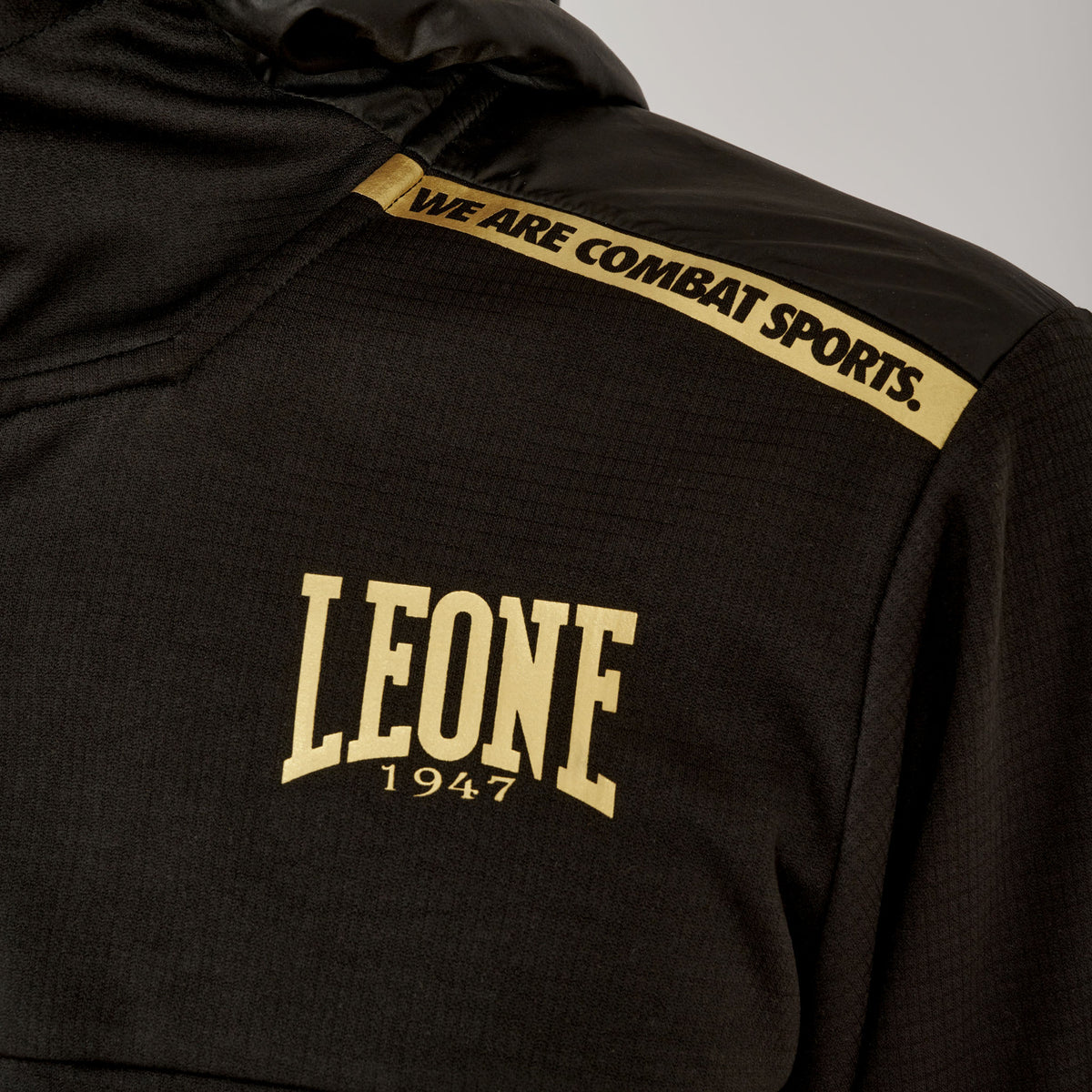 Leone DNA hettupeysa